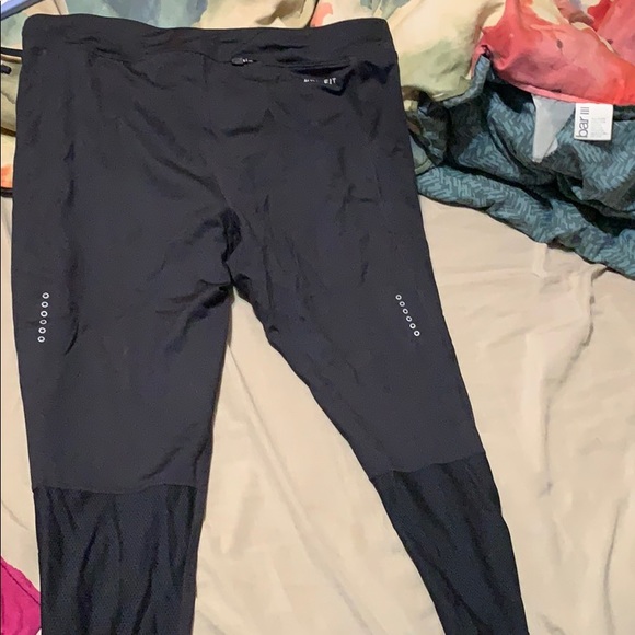 Black full length Nike Dri Fit leggings - Picture 2 of 3